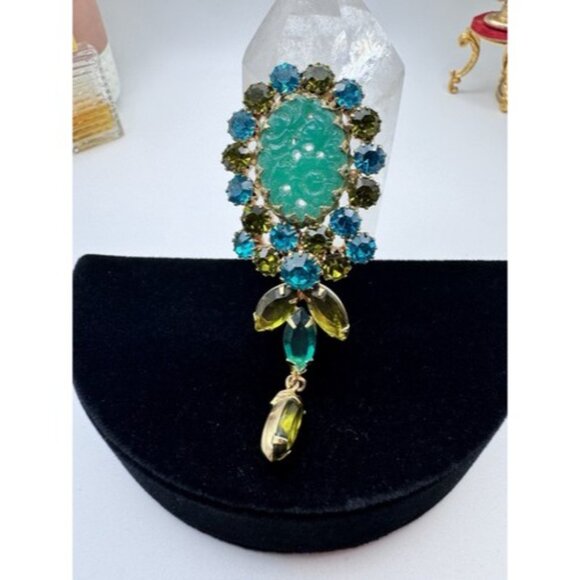 VTG Carved Green Jade Glass Rhinestone Green- Blue Gold Tone Long Dangle Brooch - Picture 5 of 13